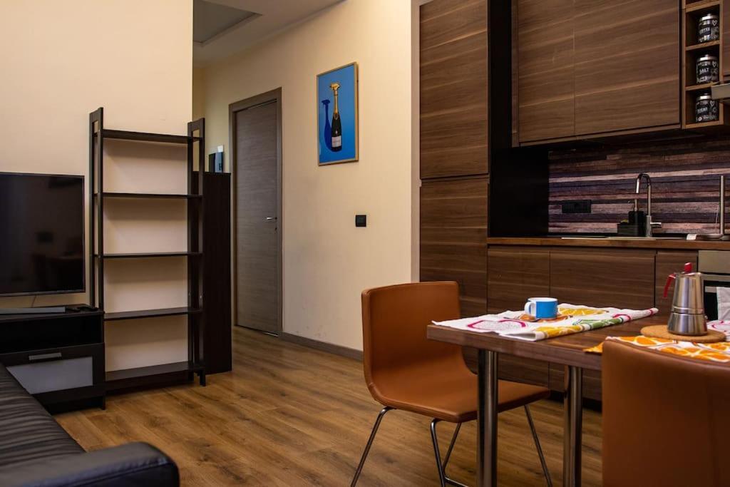 Nido Usuelli Apartment Milan Bagian luar foto